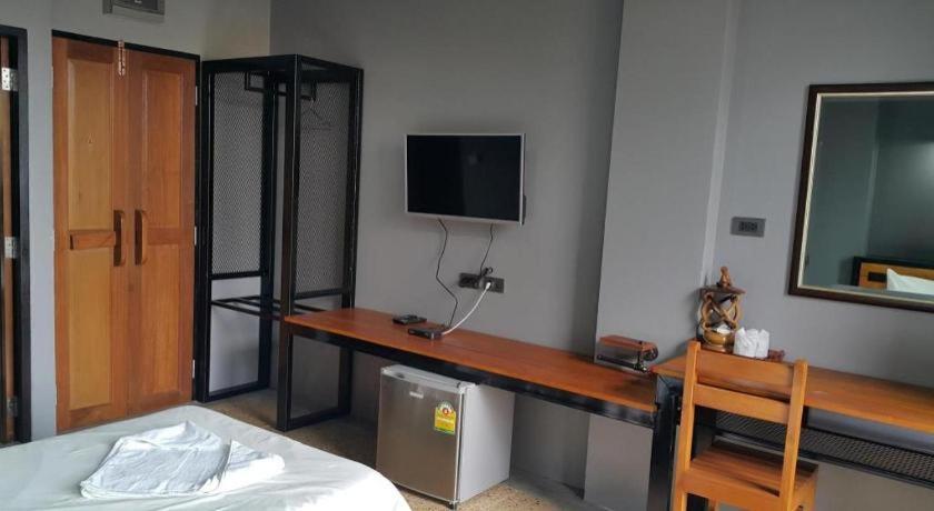 ชมตรัง Hotel ภายนอก รูปภาพ