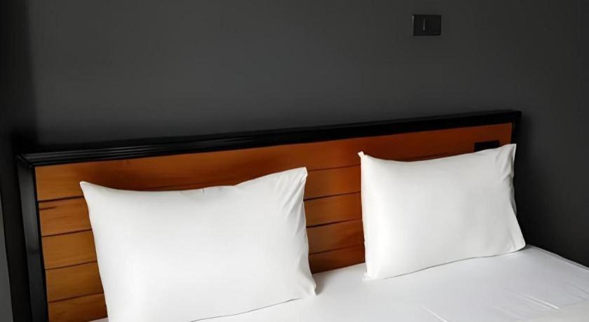 ชมตรัง Hotel ภายนอก รูปภาพ