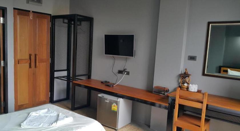 ชมตรัง Hotel ภายนอก รูปภาพ