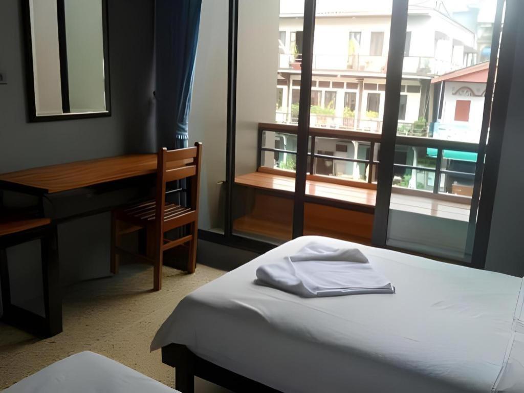ชมตรัง Hotel ภายนอก รูปภาพ